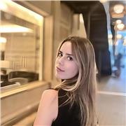 Soy hablante nativa de inglés, certificada con TEFL, y tengo experiencia enseñando inglés a estudiantes de secundaria en Francia.